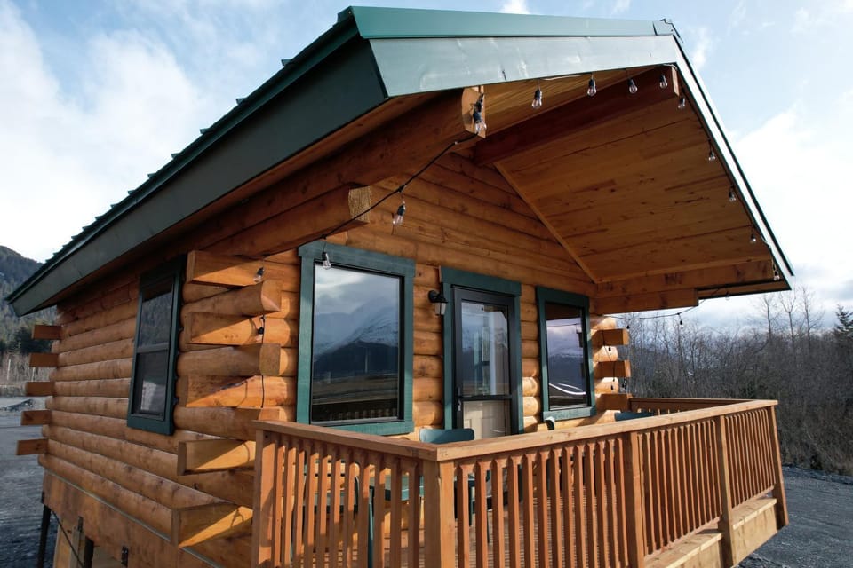 Property building, Patio, Natural landscape, Balcony/Terrace