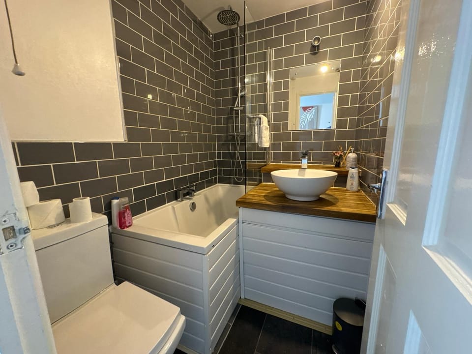 Bathroom, Bath