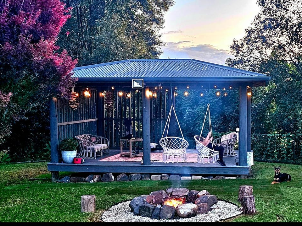 Garden, Garden view, fireplace