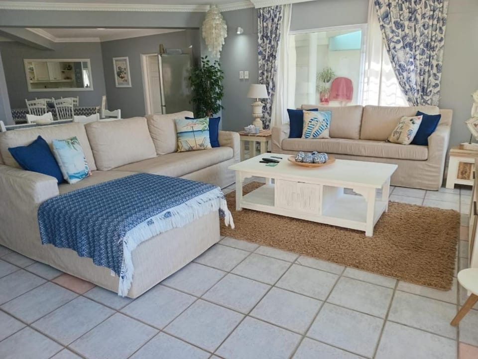 Living room, Photo of the whole room, Seating area