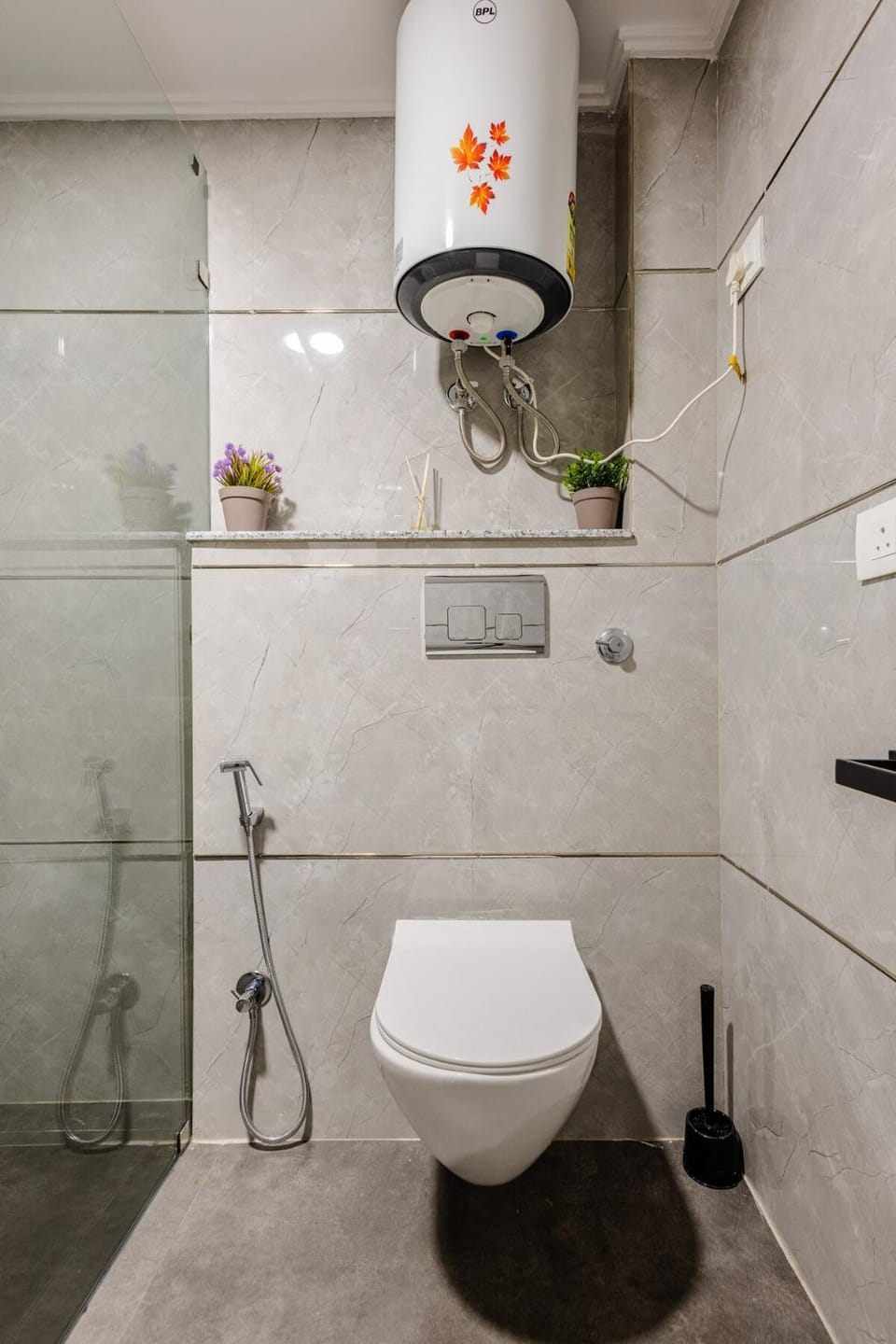 Cozy 3BHK with Private Garden in Saket, near Select CityWalk Apartment in New Delhi