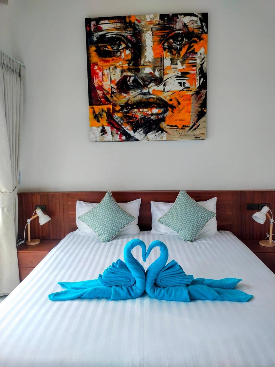 Bed, Photo of the whole room, Bedroom, towels
