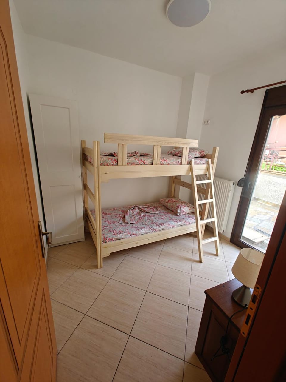 Bedroom, bunk bed