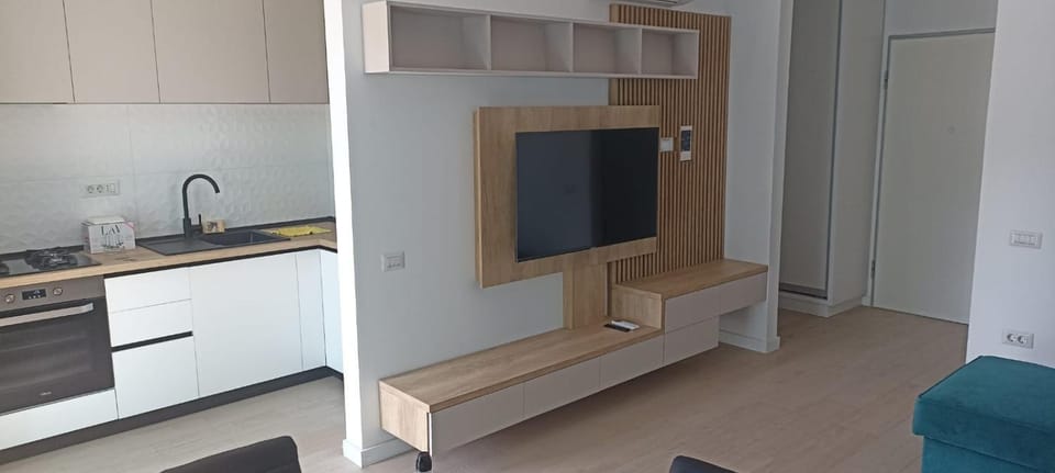 Kitchen or kitchenette, oven, stove