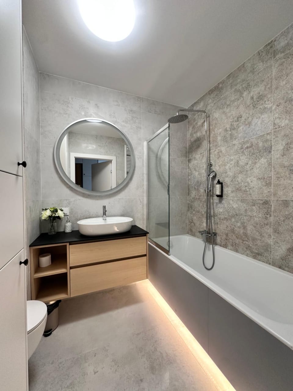 Bathroom, Bath