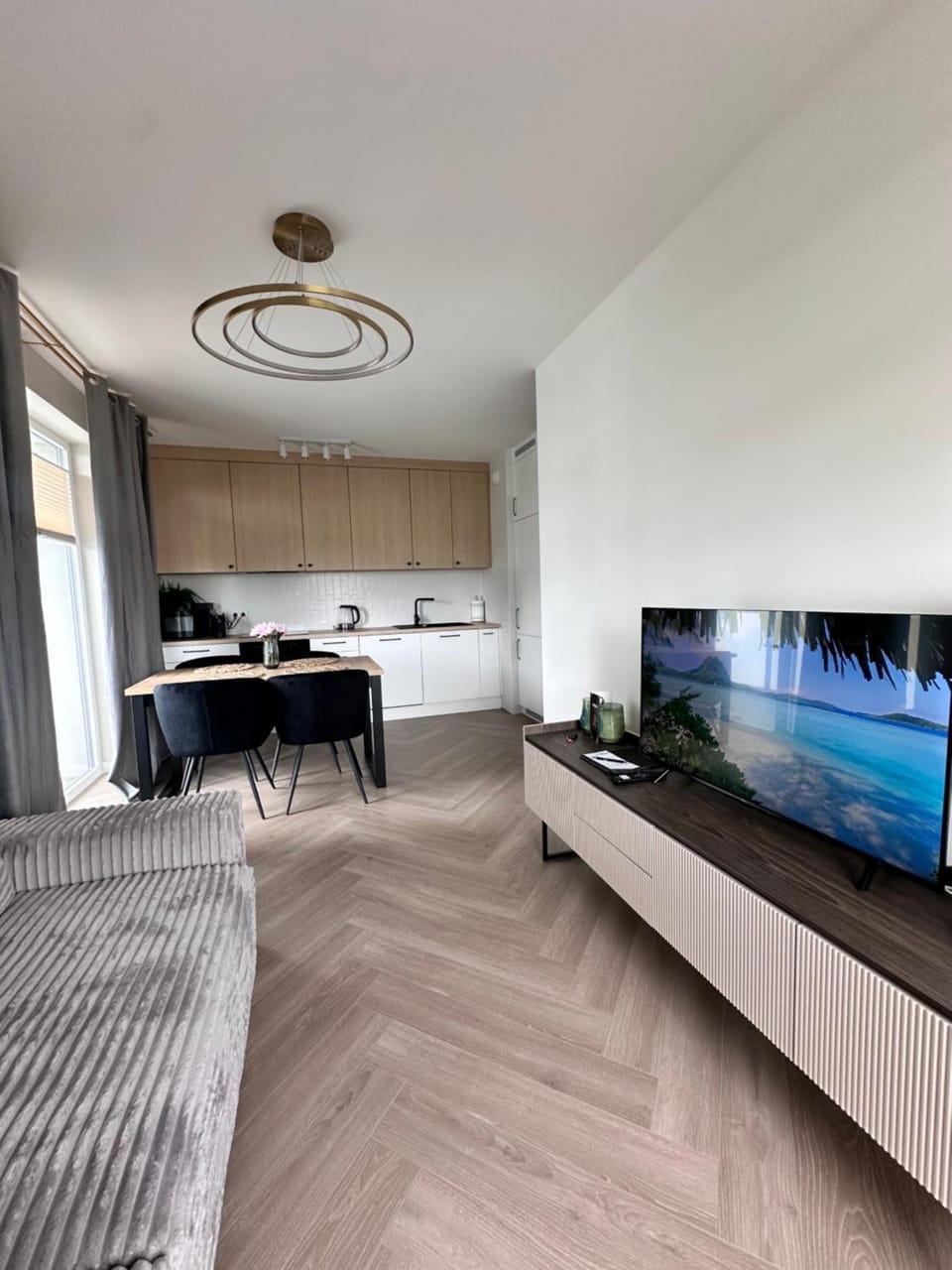 TV and multimedia, Dining area