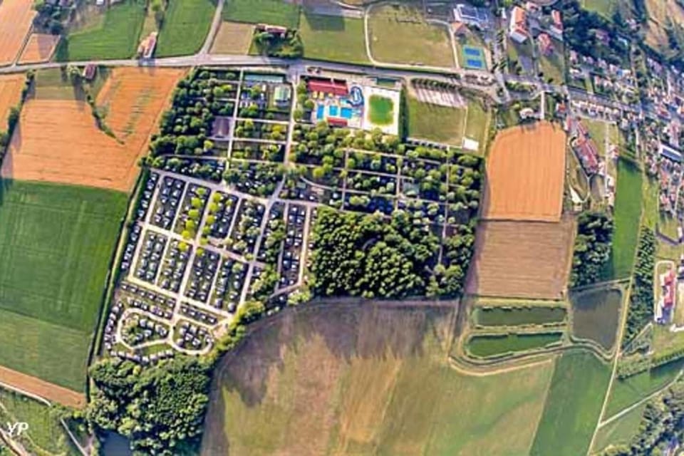 Mobilhome - Camping 4 - Châteauneuf-de-Galaure House in Auvergne-Rhône-Alpes