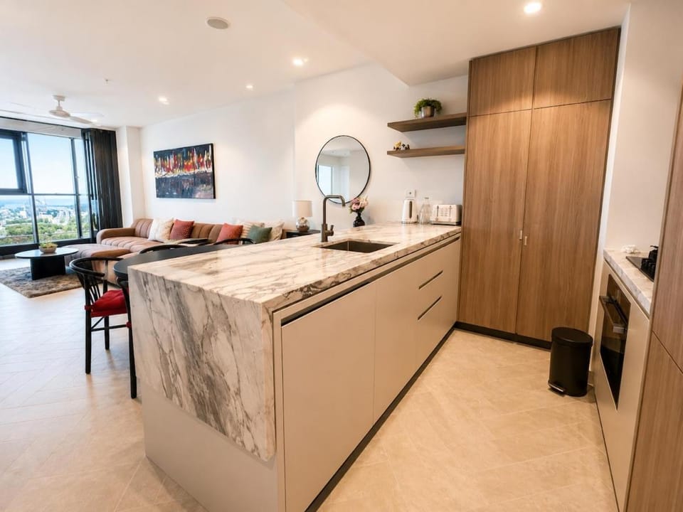 QueensWharf, Panoramic Level 60 | Sleep 5 Pool Gym Apartment in Brisbane City