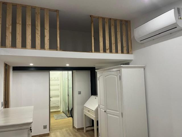 wardrobe, air conditioner