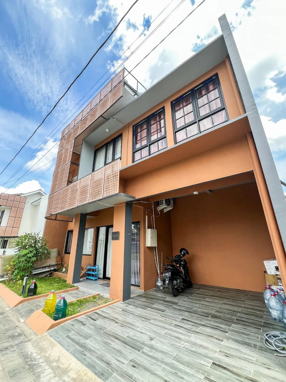 Property building, Day