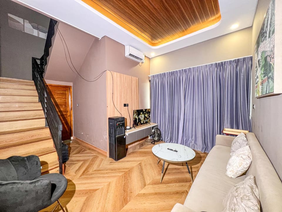 Living room, Seating area, air conditioner
