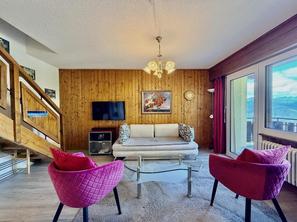 Communal lounge/ TV room, Living room