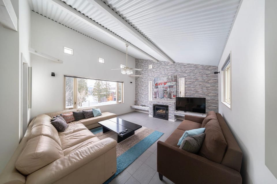 TV and multimedia, Living room, Seating area