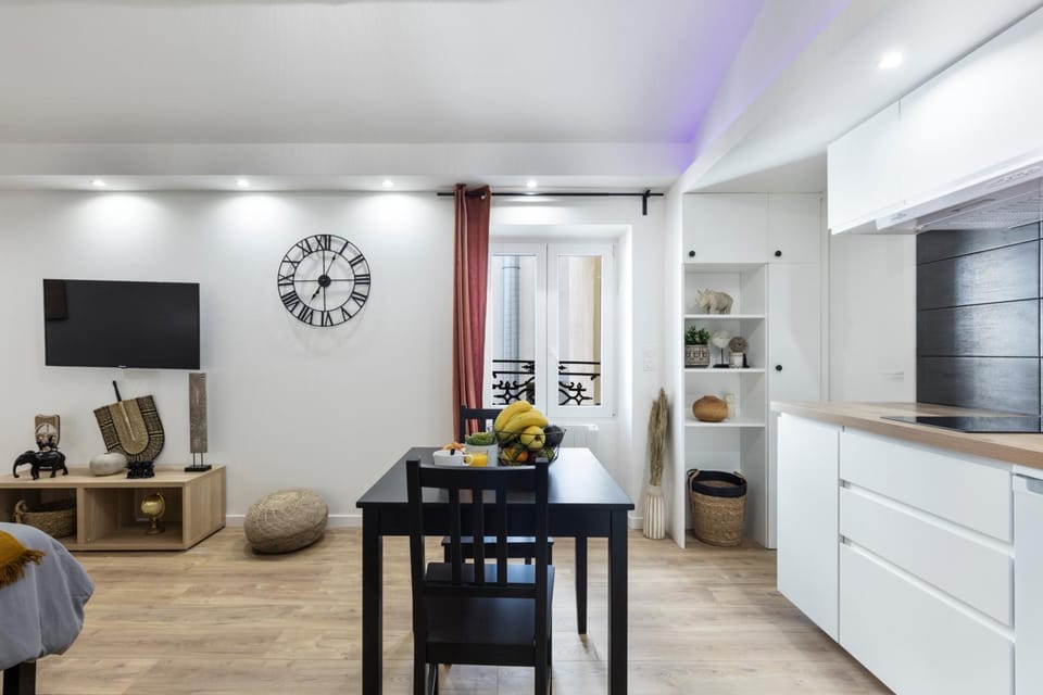 Athènes Apartment in Marseille