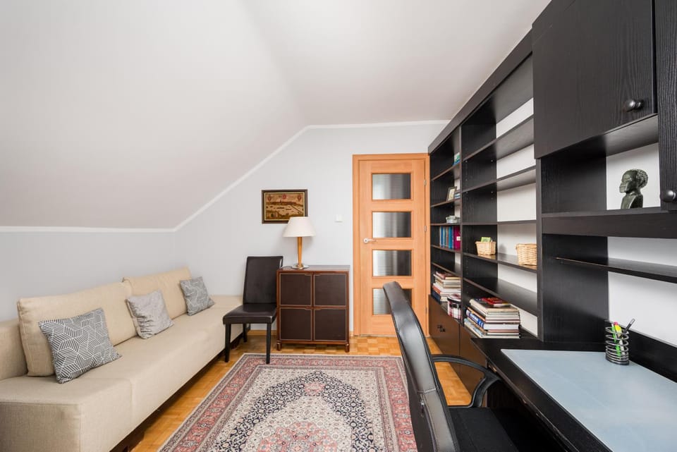 Bed, Photo of the whole room, Seating area, Bedroom, wardrobe
