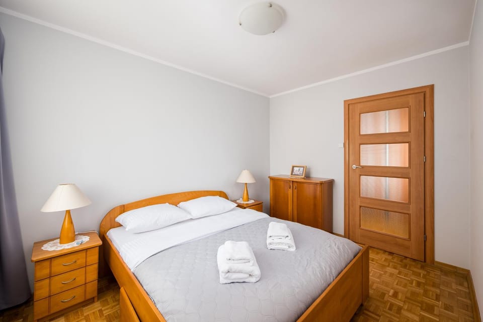Bed, Photo of the whole room, Bedroom, towels, wardrobe
