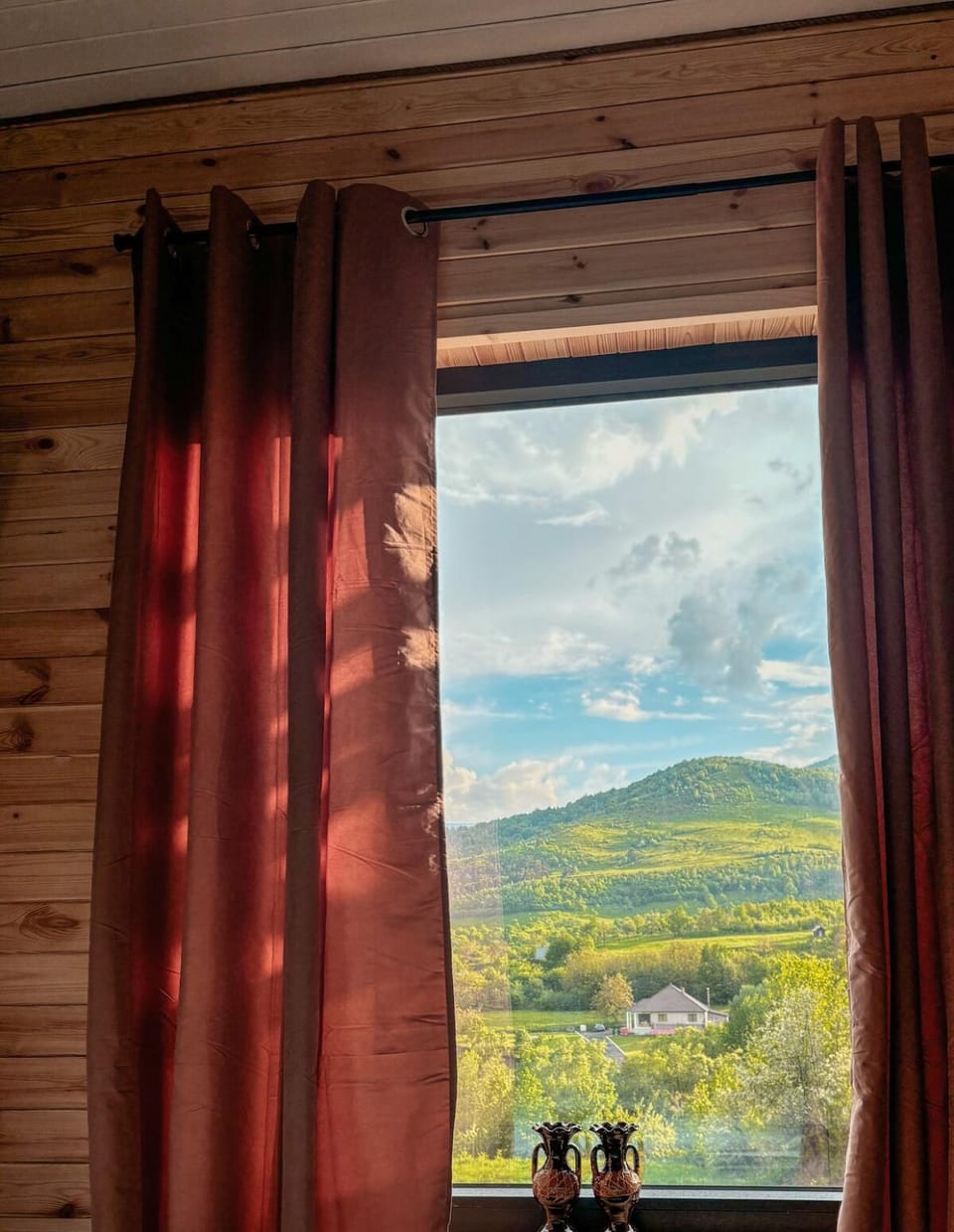 Willow Tiny House - ElysianFields Chalet in Romania