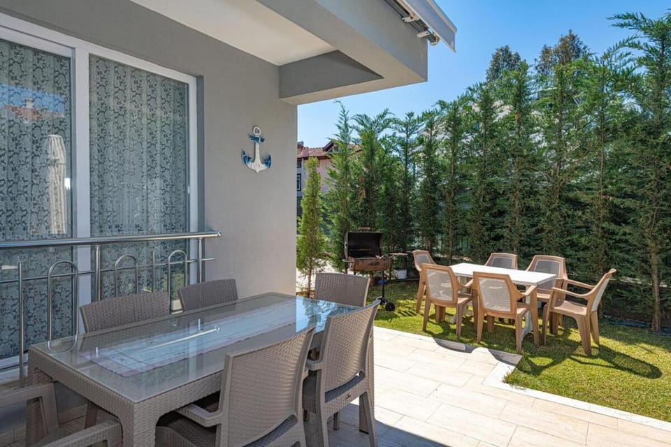 Patio, Spring, Day, Garden, Balcony/Terrace, Dining area