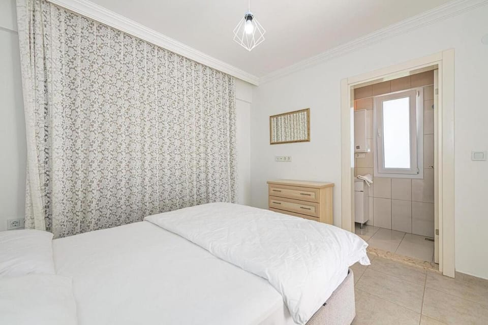 Bed, Bathroom, Photo of the whole room, Bedroom, wardrobe