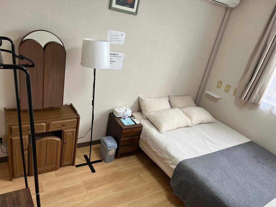 ゲストハウス假穂 Bed and Breakfast in Japan