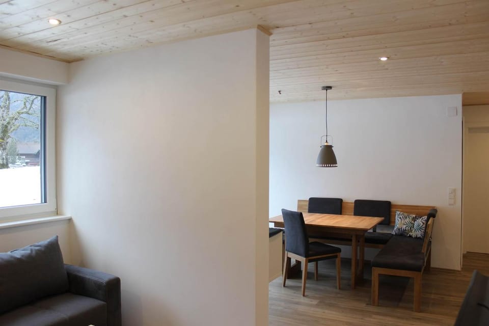 Seating area, Dining area