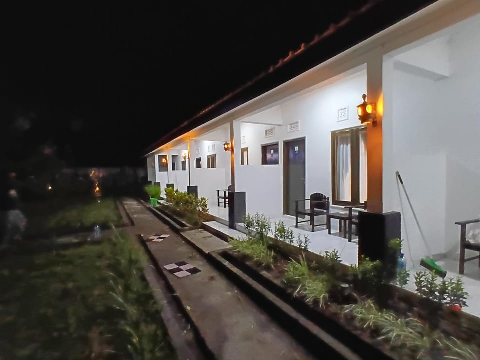 Property building, Night, Garden, Balcony/Terrace, Garden view