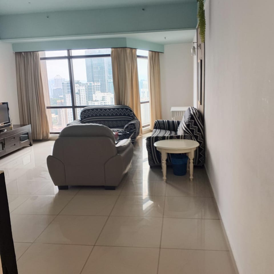 Bed, TV and multimedia, Living room, Photo of the whole room, Bedroom