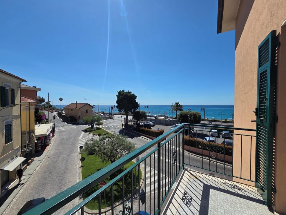 Property building, Balcony/Terrace