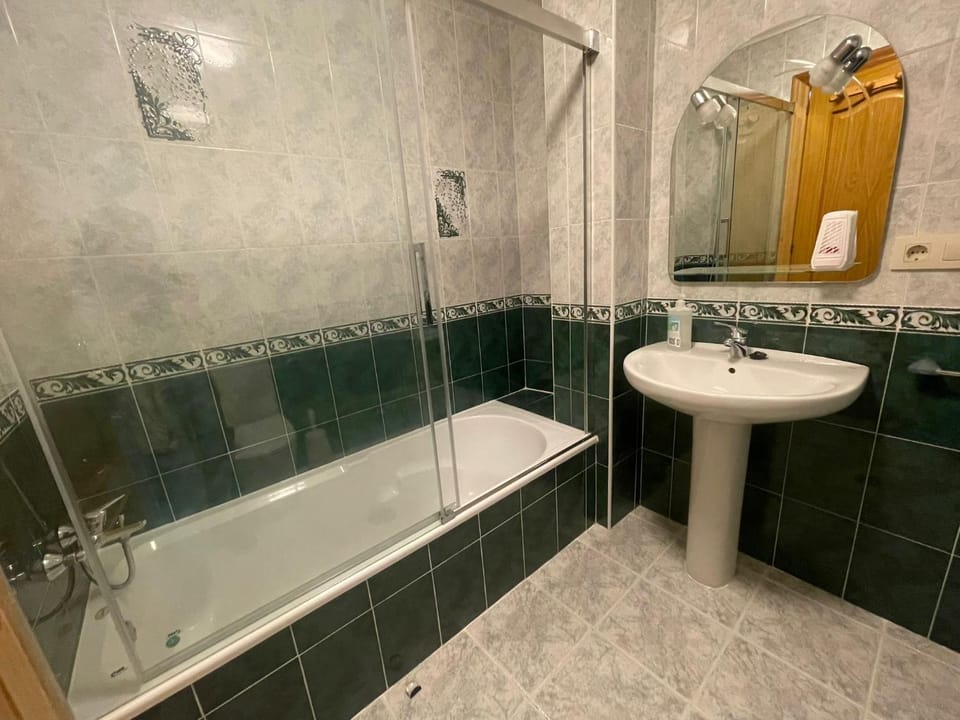 Toilet, Bathroom, Bath, towels