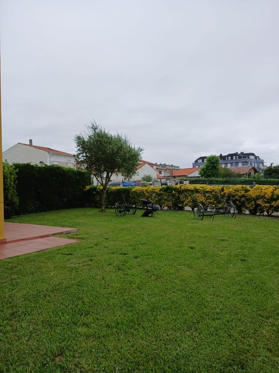 Bajo con jardín y piscina Apartment in Western coast of Cantabria