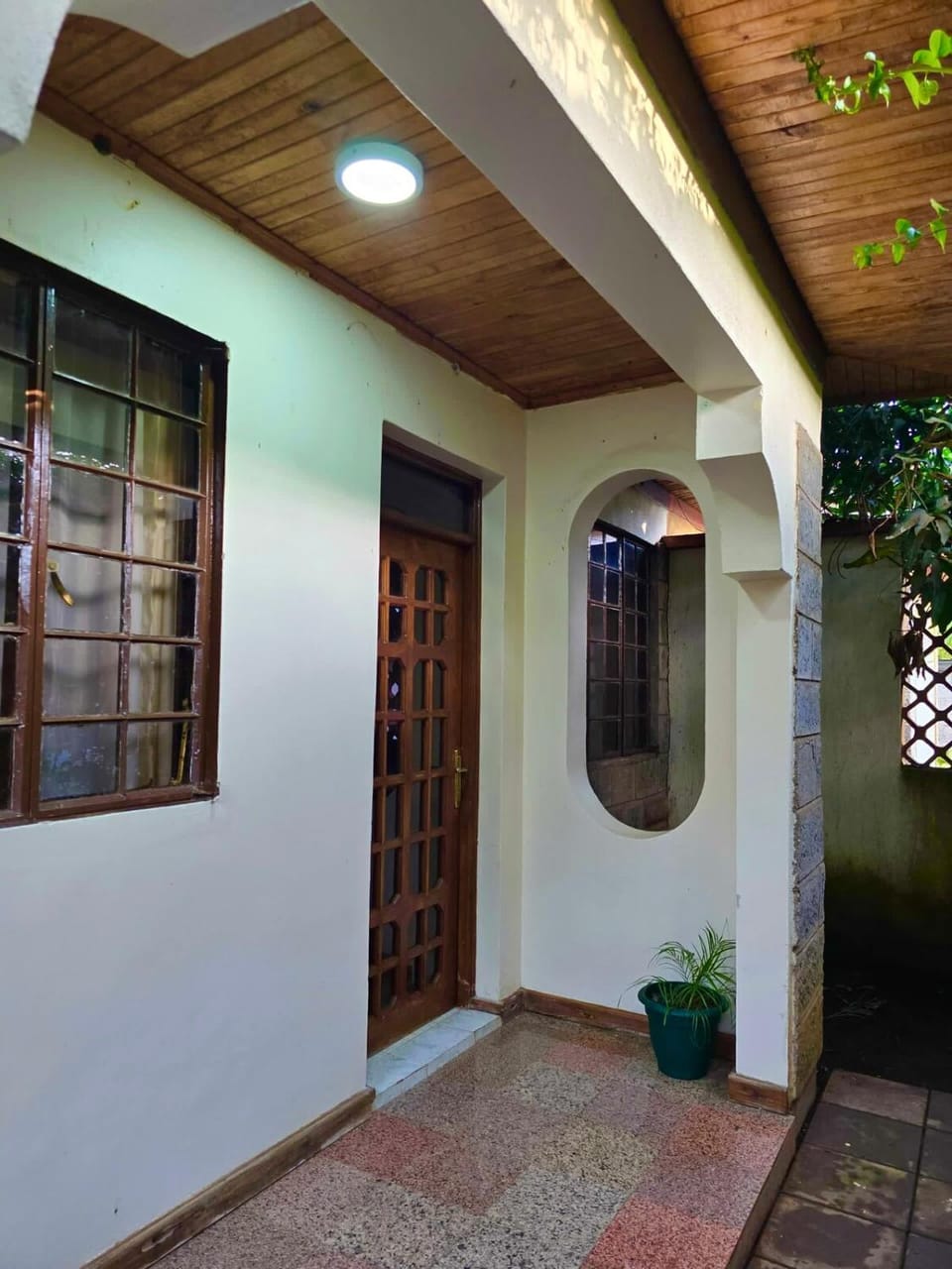 Facade/entrance