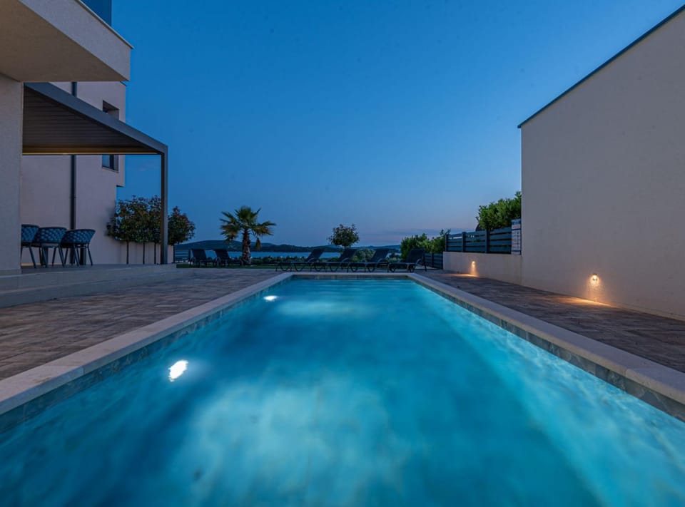 Pool view, Swimming pool