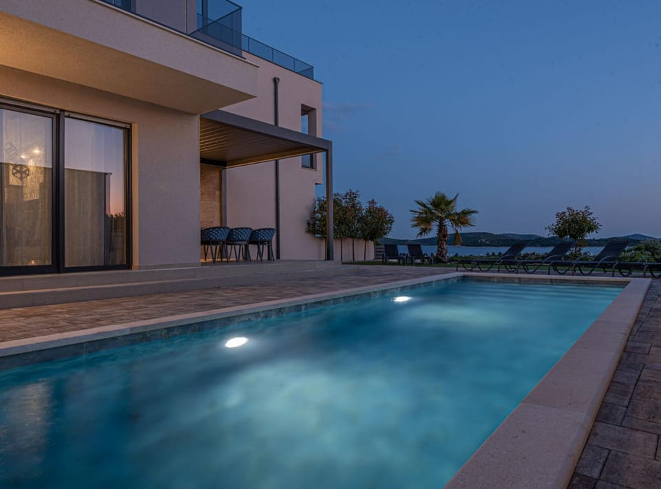 Patio, Pool view, Swimming pool