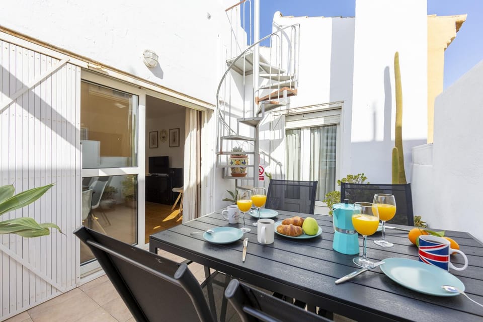 View (from property/room), Balcony/Terrace, Balcony/Terrace, Dining area
