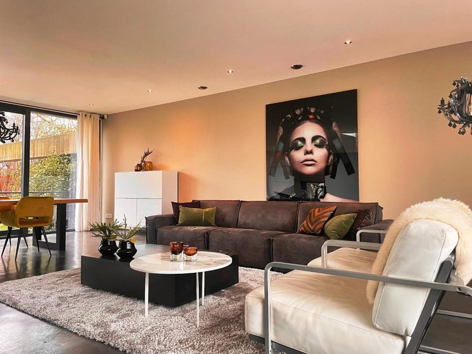 Living room, Decorative detail