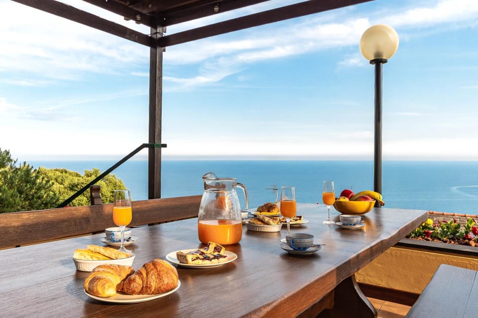 Day, Natural landscape, View (from property/room), Balcony/Terrace, Dining area, Sea view