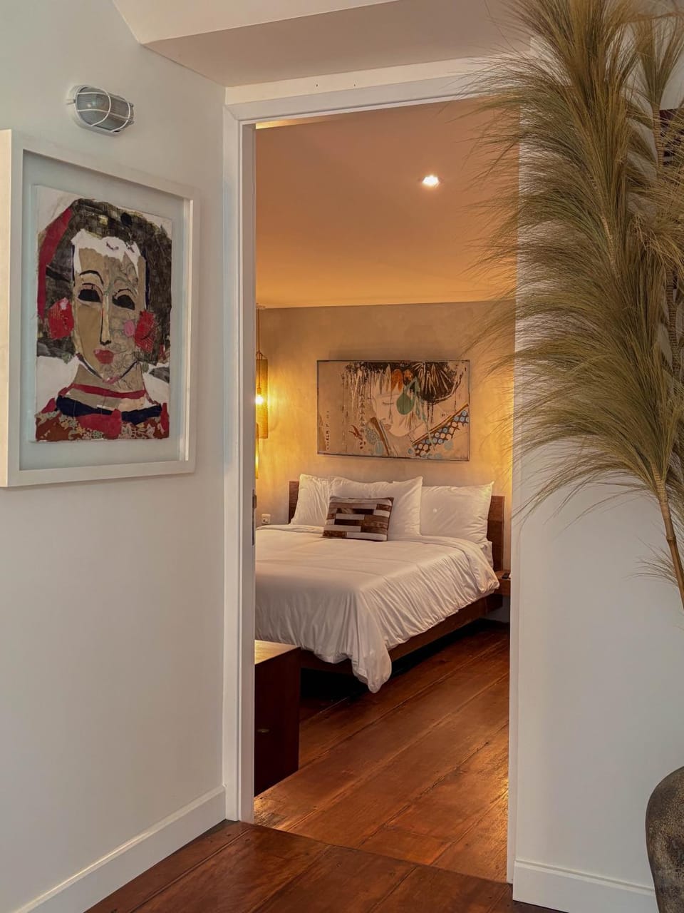 Bed, Decorative detail, Bedroom