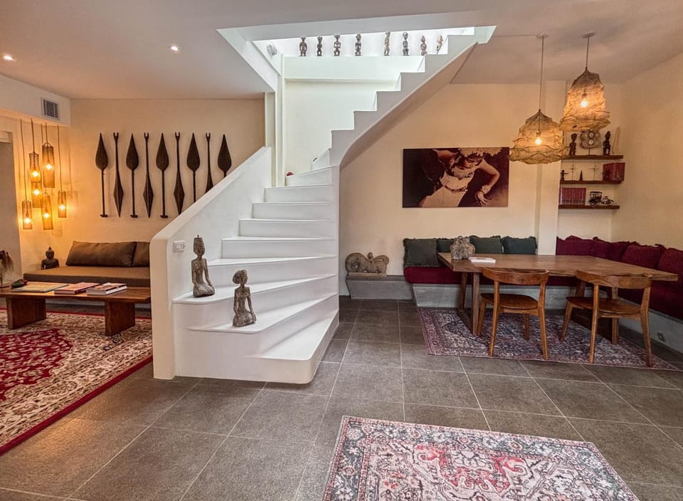 Living room, Photo of the whole room, Seating area, Dining area
