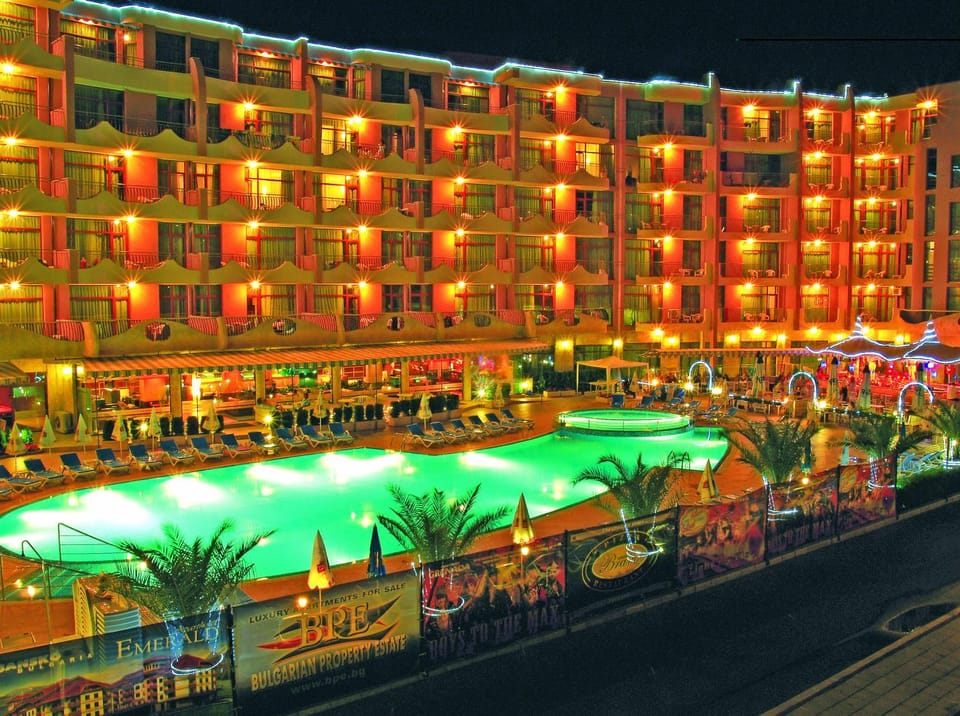Property building, Swimming pool