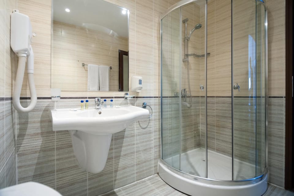 Shower, Toilet, Bathroom