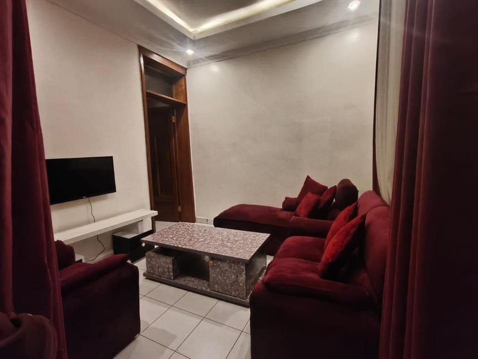TV and multimedia, Living room, Seating area, Dining area, Evening entertainment