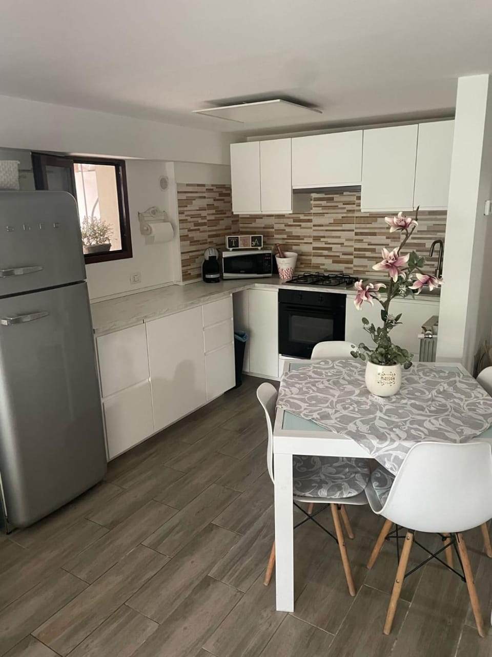 dishwasher, oven, pet friendly, stove