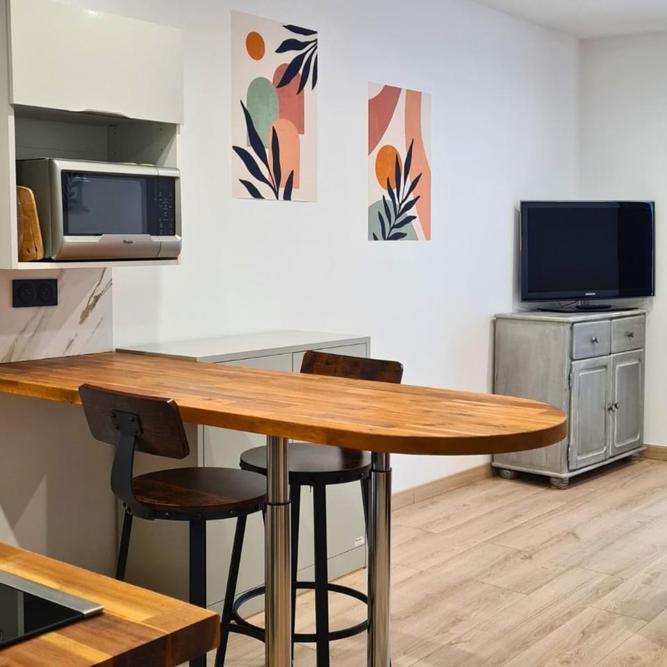 TV and multimedia, Dining area