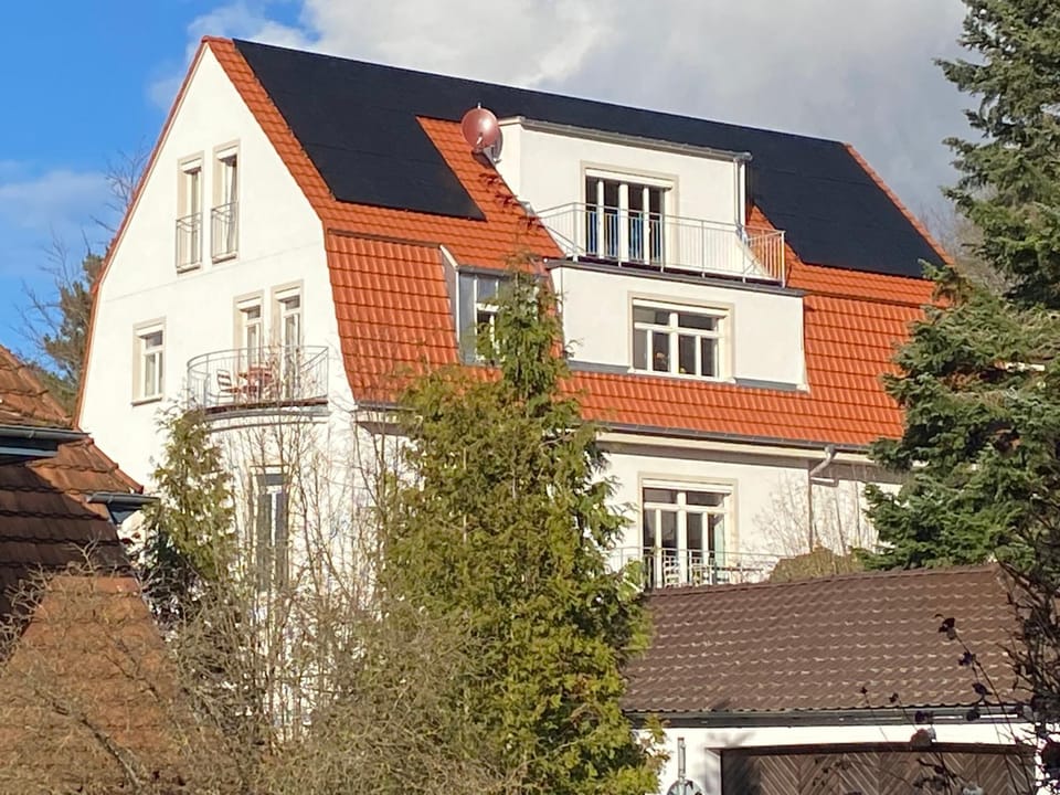 Property building, Day