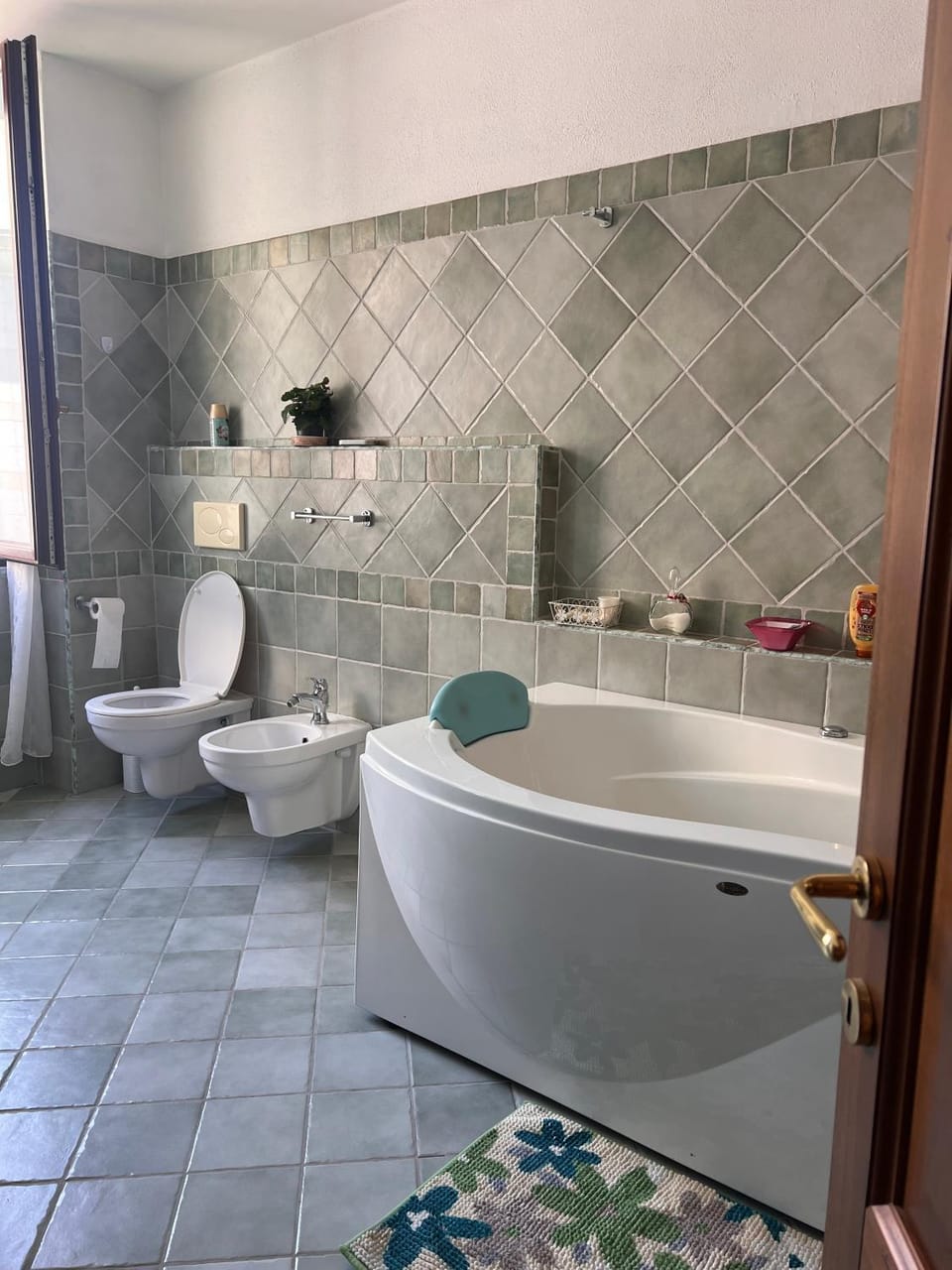Bathroom, Living room