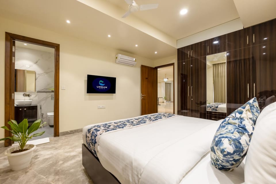 Communal lounge/ TV room, Bed, TV and multimedia, Living room, Photo of the whole room, Seating area