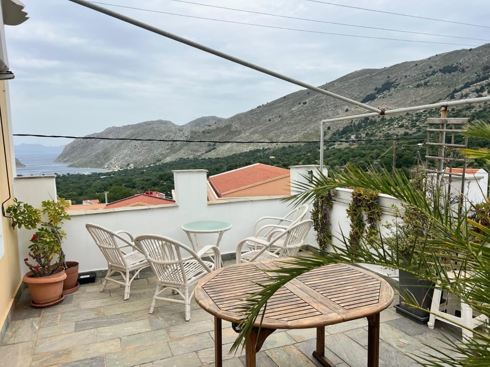 Patio, Day, Natural landscape, View (from property/room), Balcony/Terrace, Mountain view