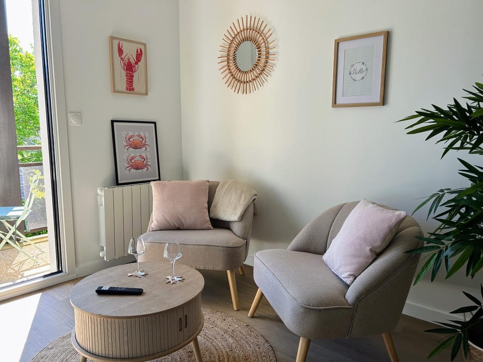 Living room, Seating area