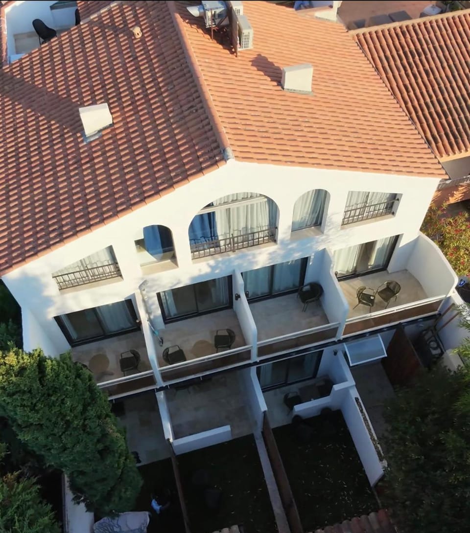 Property building, Garden, Garden view, Garden view