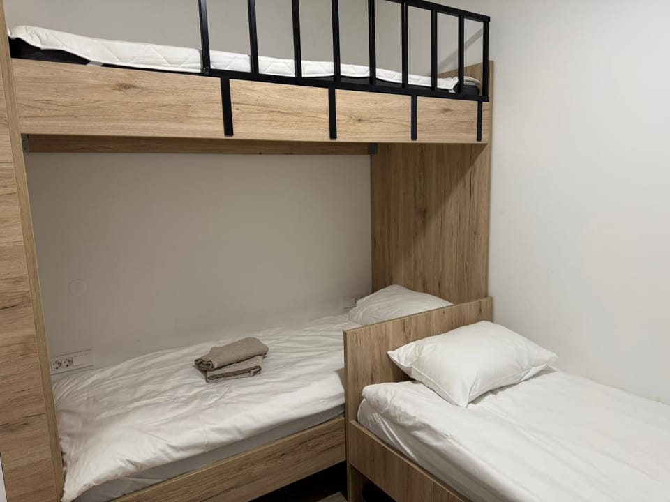 Bed, Bedroom, bunk bed